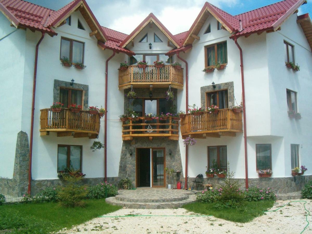 Casa Alexandru Hotel Azuga Exterior photo